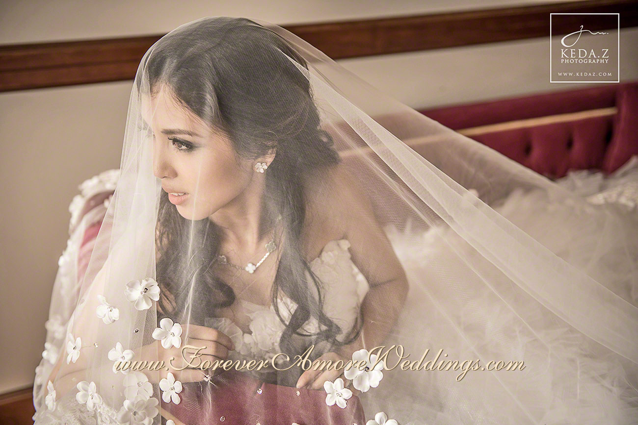 beautiful asian bride with veil grand hotel tremezzo